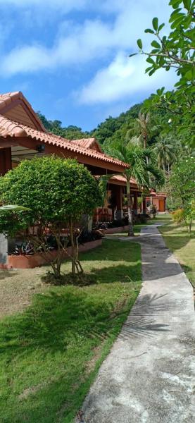 Koh Ngai Kaimuk Thong Resort